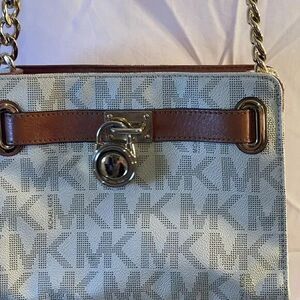 Michael Kors Hamilton Traveler Crossbody Messenger bag AP1309 9X6X3